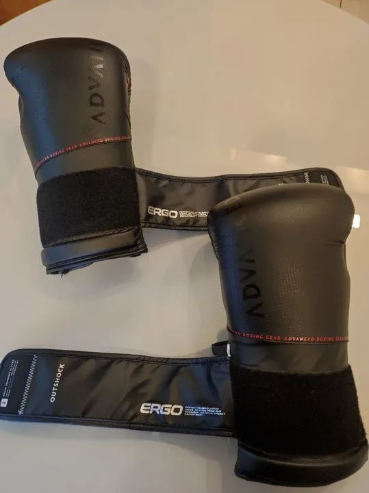 Luvas de Boxe Outshock ADVANCED 14oz + Faixa 5m - Quase Novas!<br><br> - Foto 4