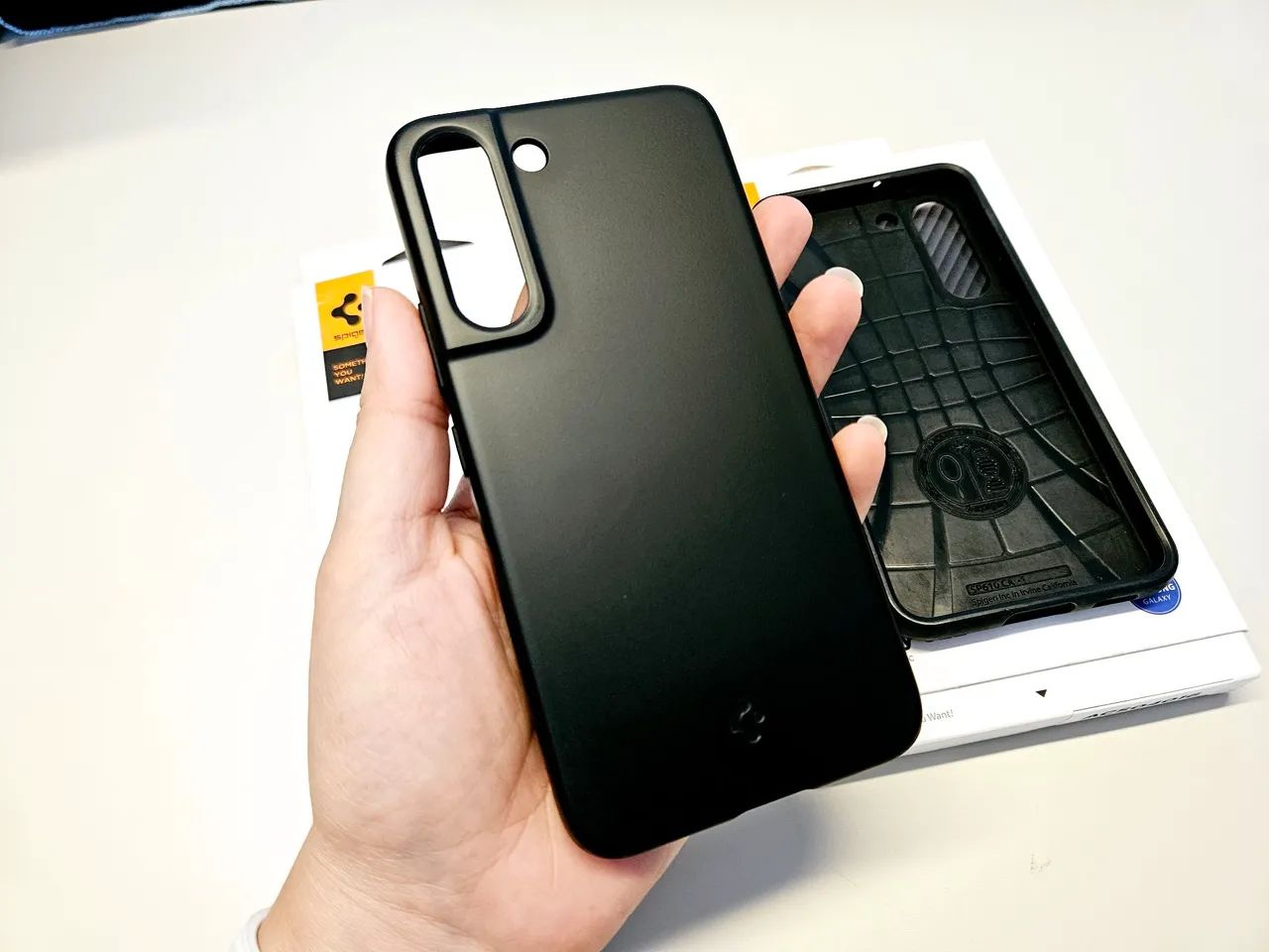 Duas capas Spigen para Samsung S22 - Foto 4