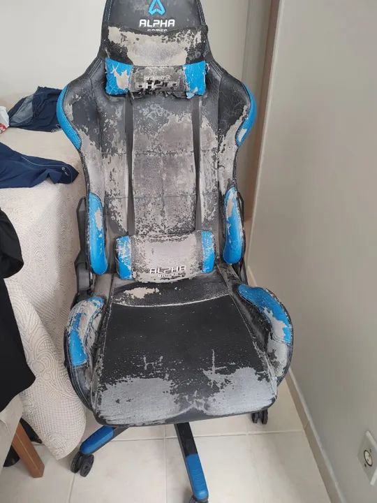 Cadeira Gamer usada Alpha Gamer - Estofado danificado - Foto 4
