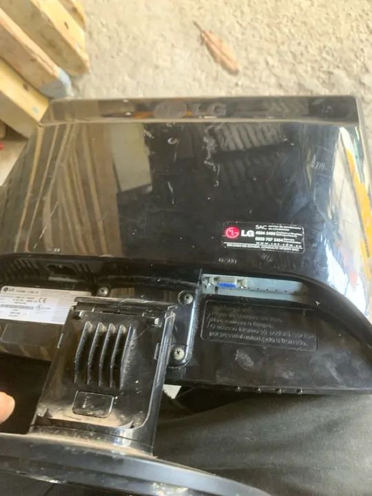 Monitor LG Flatron L1755S-PF defeito para peças  - Foto 4
