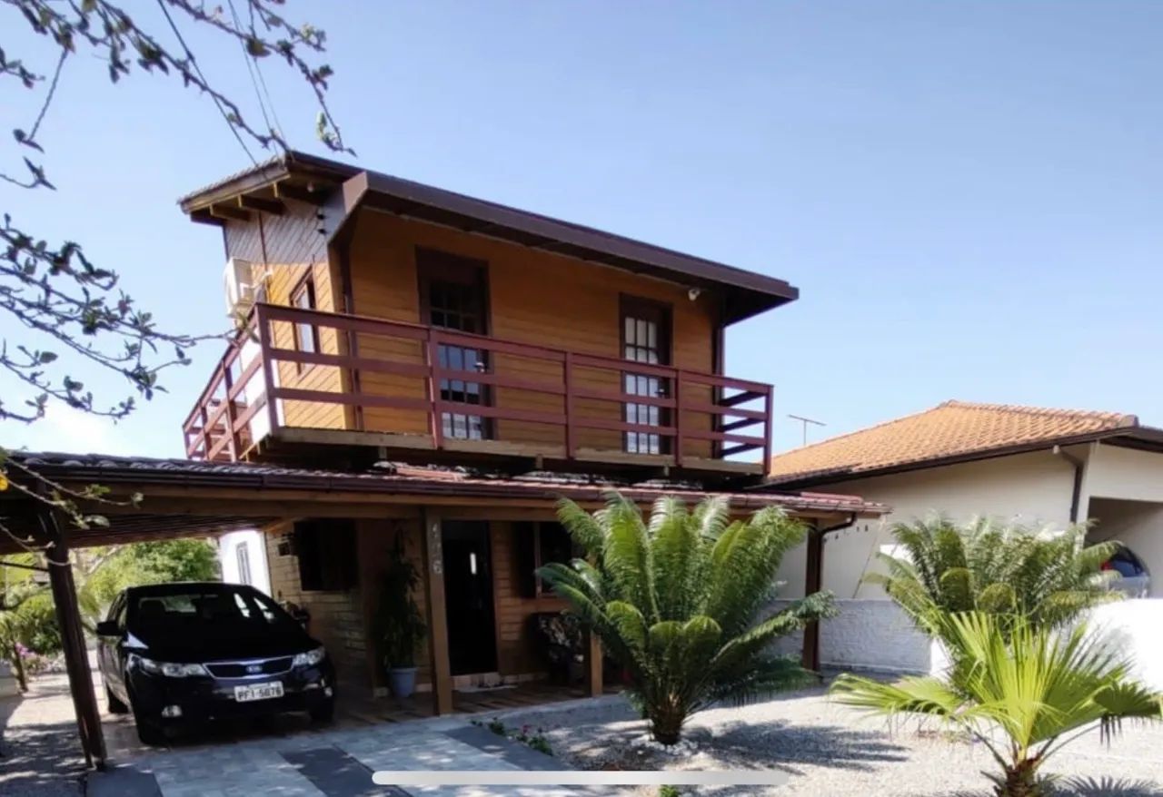 Casa temporada 3 quartos/ 600,00 .