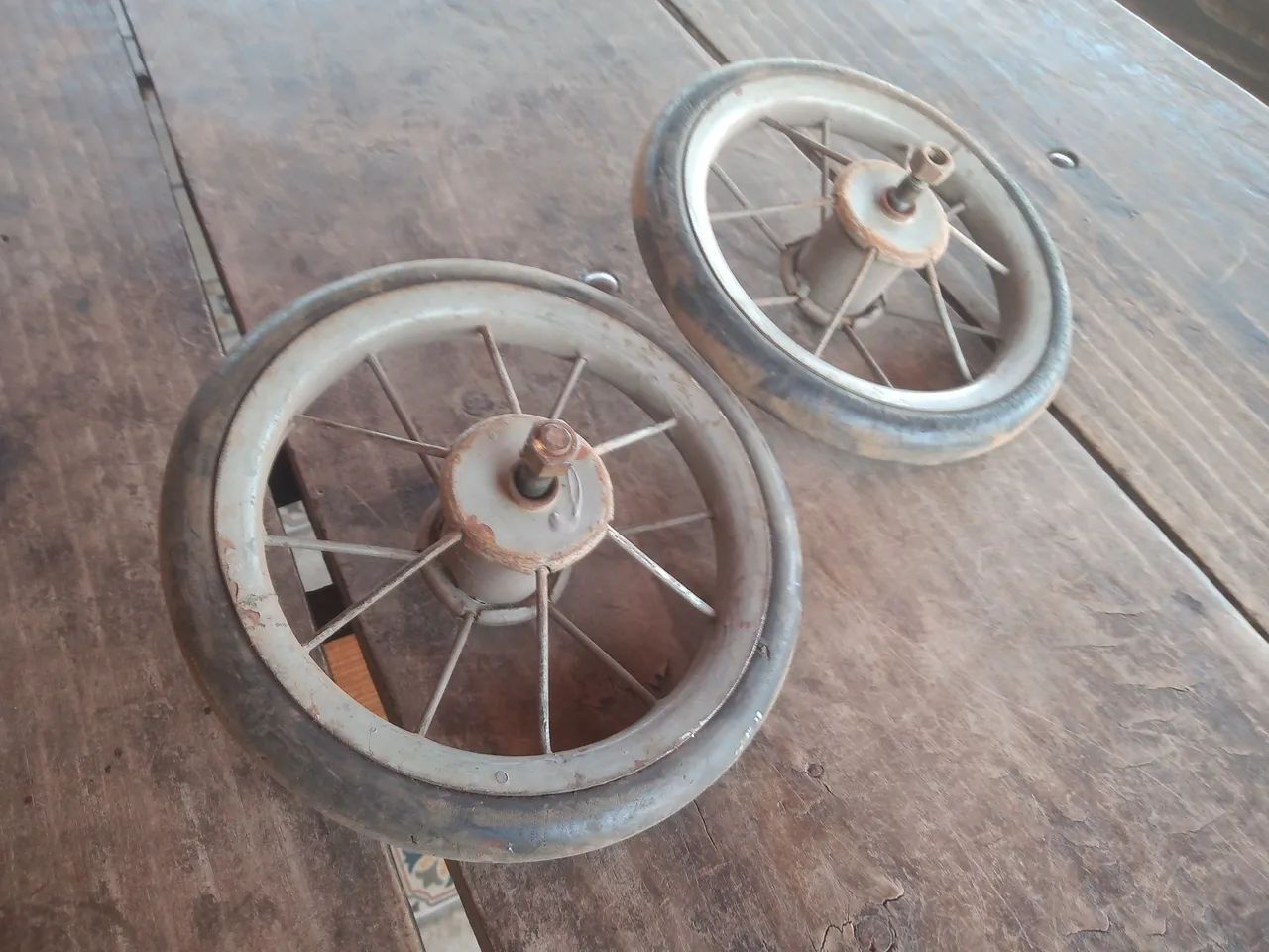 Roda velocípede antigo  - Foto 4
