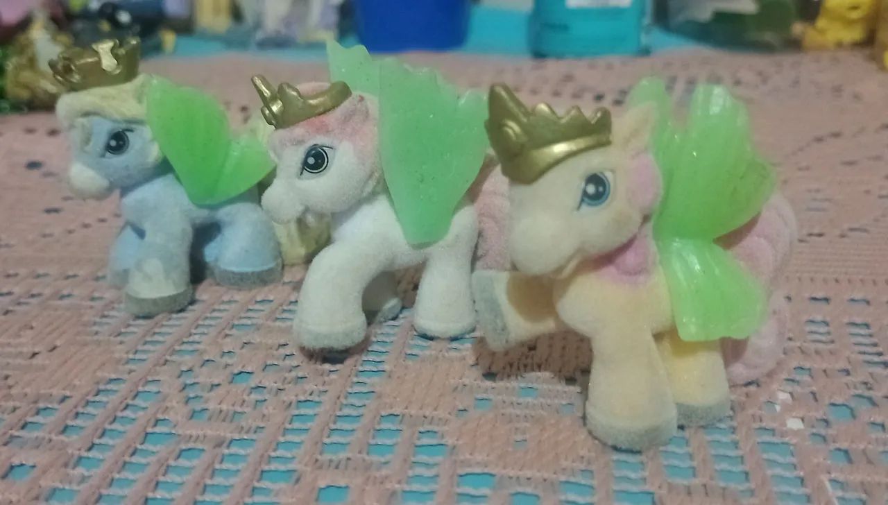 Miniaturas de Pôneis com Asas e Coroa - Coleção Exclusiva