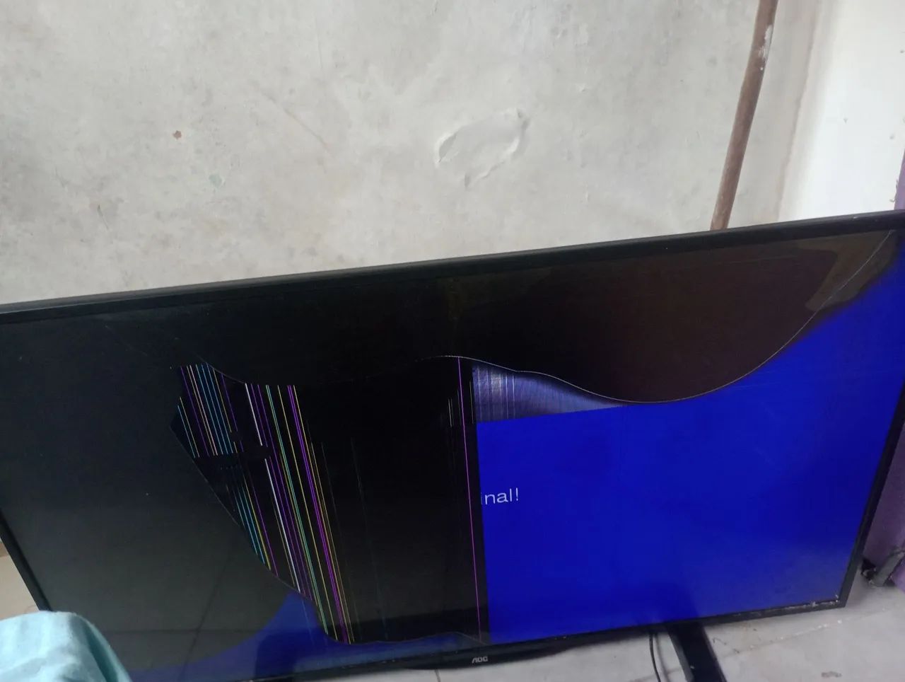 Damaged screen AOC TV64306321989506120