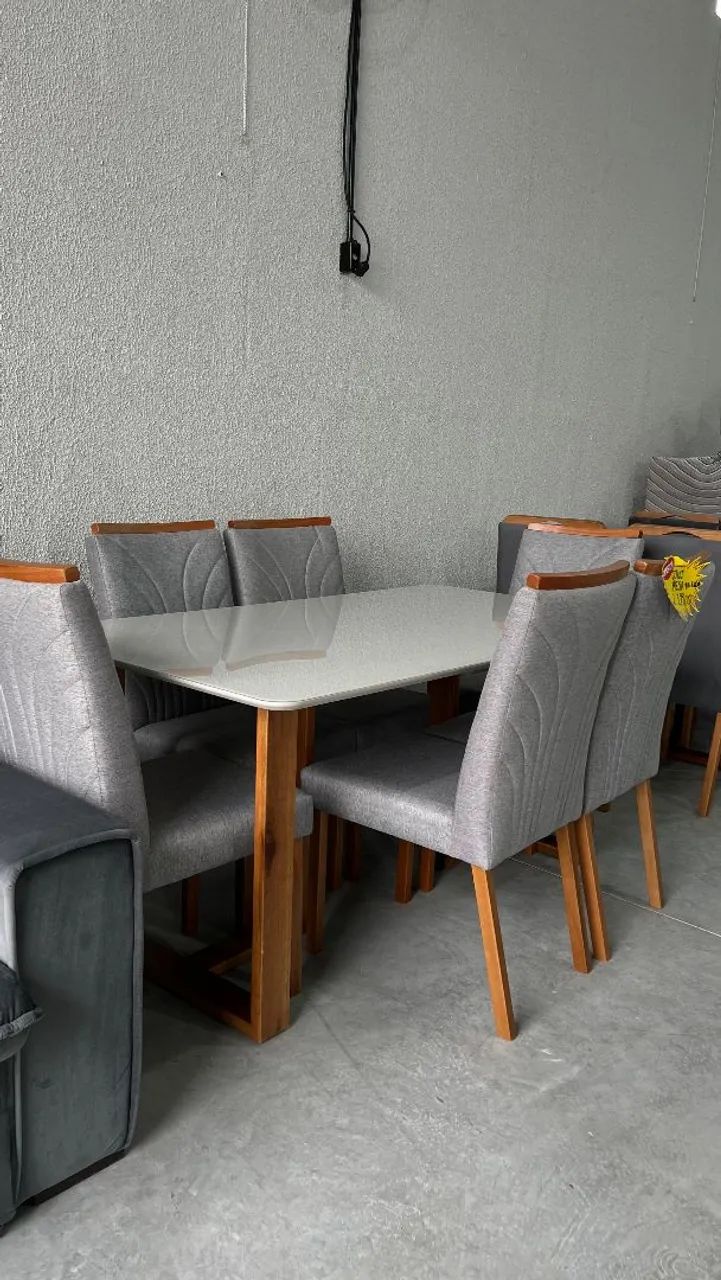 Mesa de Jantar com 6 Cadeiras na promoção 