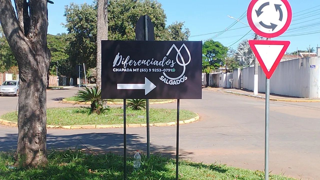 Área externa com design diferenciado Totens e placas em ACM - Foto 2