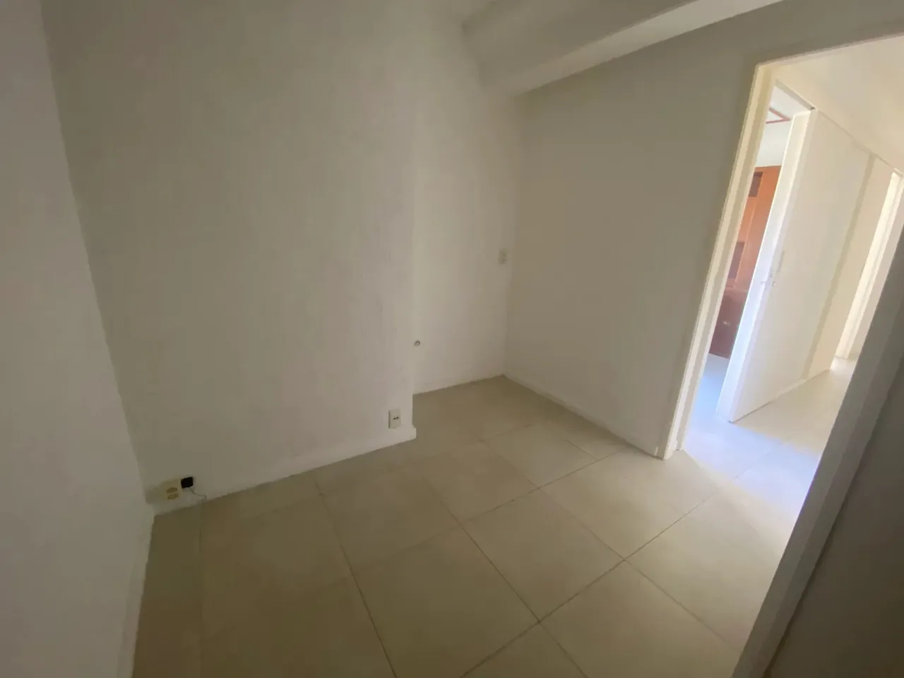 Sala Comercial para Locação no Centro de Itaipava
