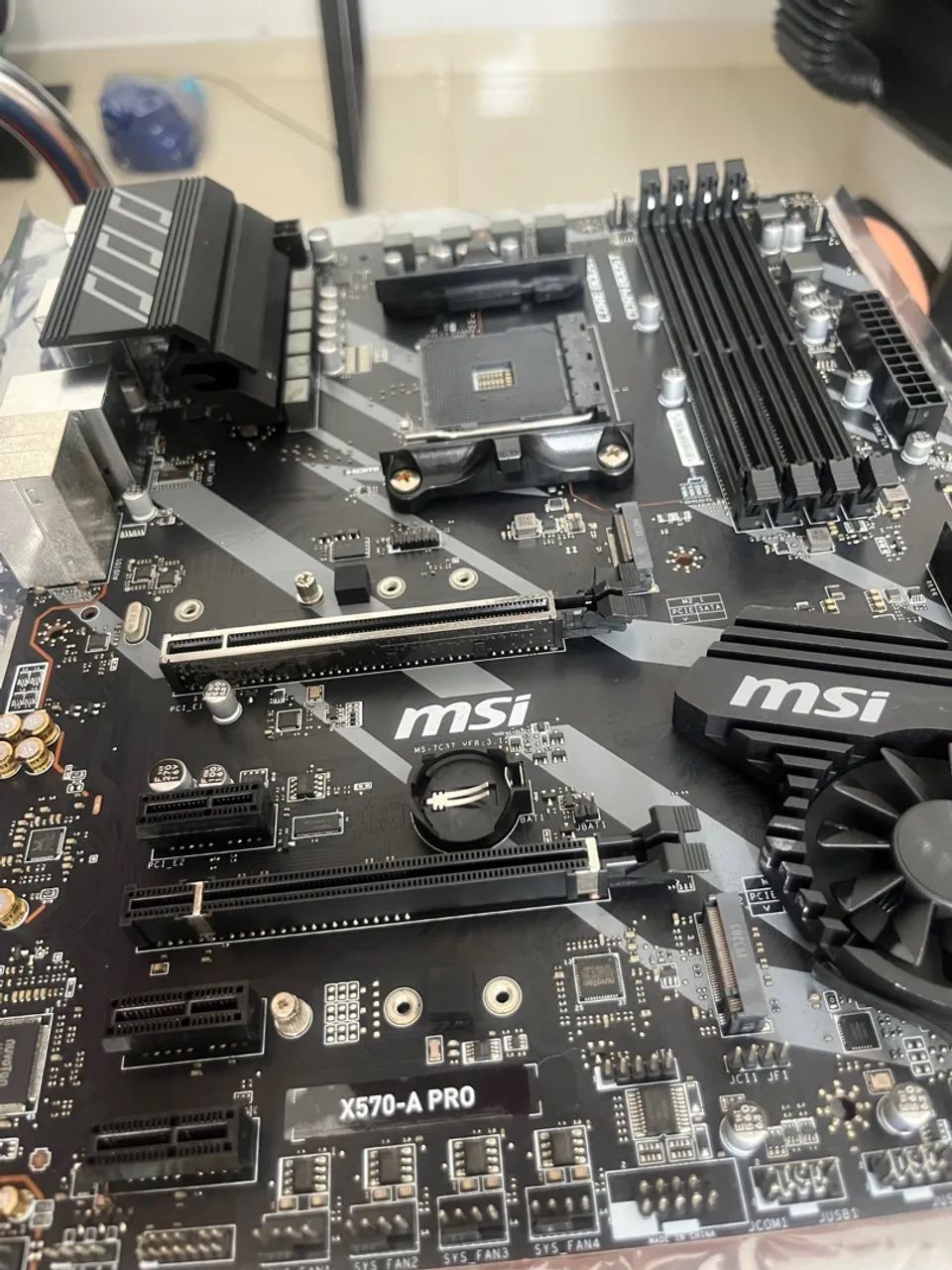 Placa mãe x570-A PRO para conserto - Foto 2