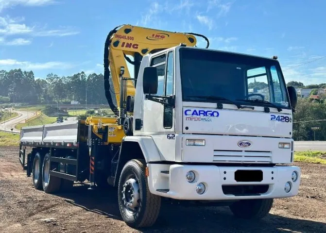 ford cargo 2428 6x2 2011 munck
