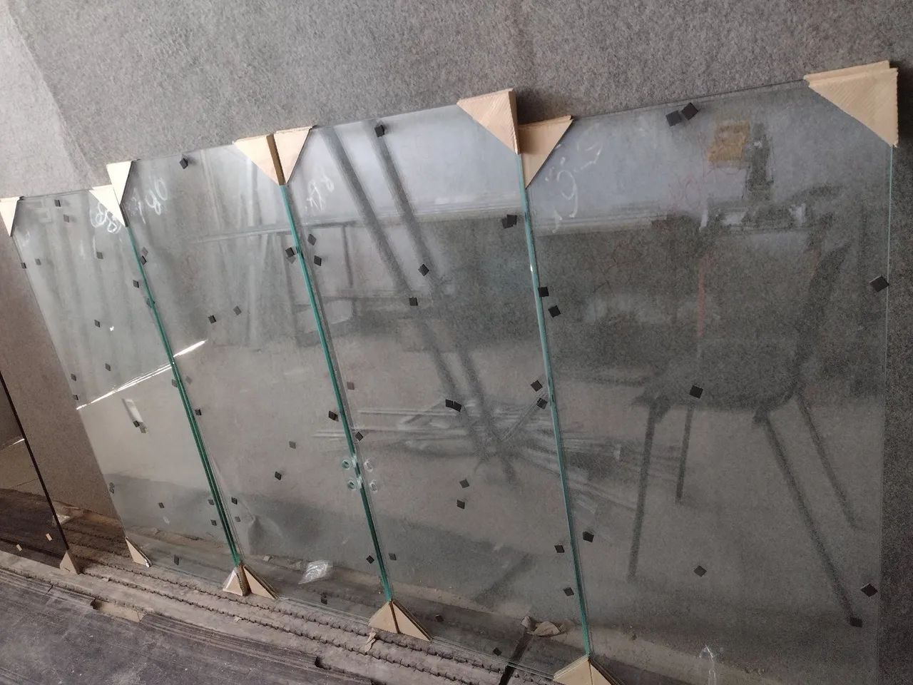 05 Janelas de vidro blindex novas 2,00x1,00 SÓ VIDROS R$290 CADA