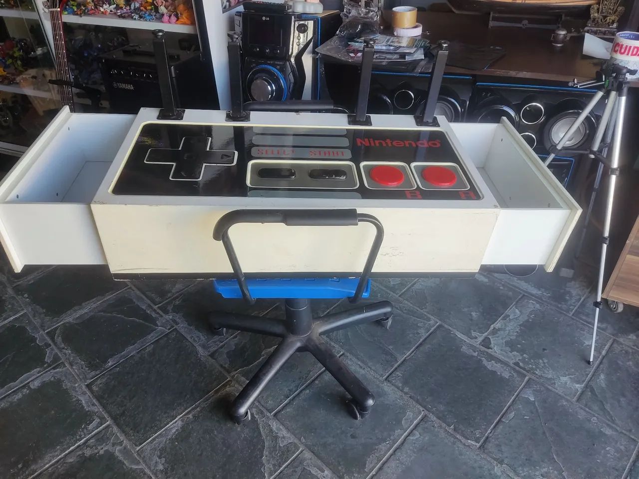 Mesa de centro formato controle de Nintendinho 64297414932353122