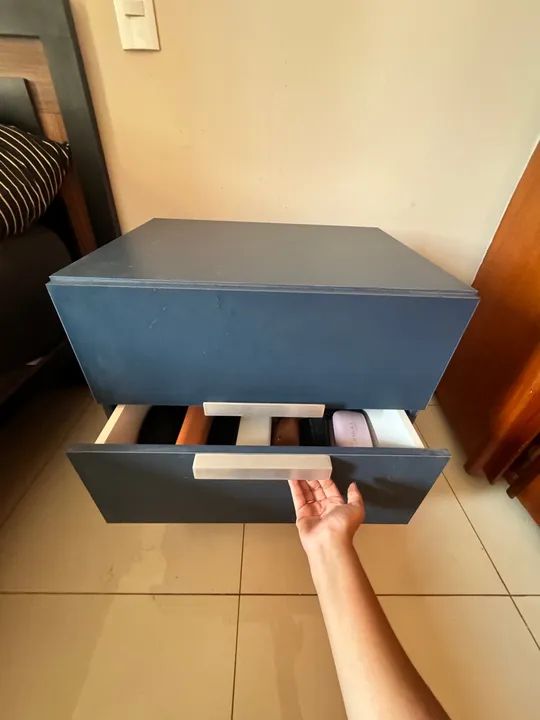 Mesa de cabeceira/ Cômoda Azul  - Foto 4