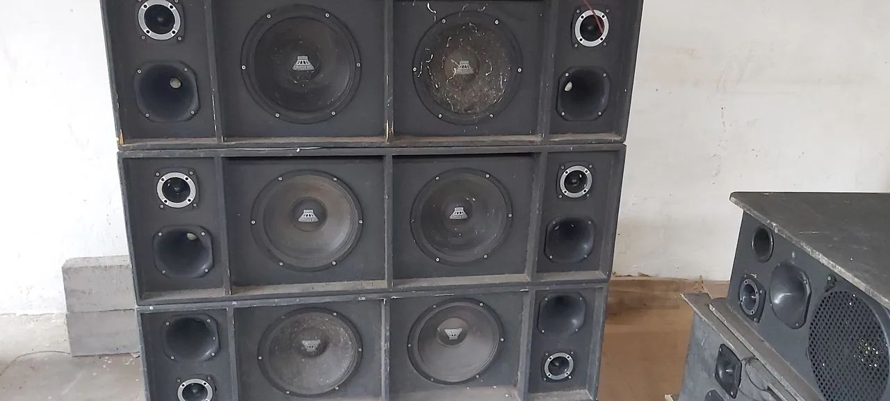 Vendo baratinha e som pra kombi - Foto 2