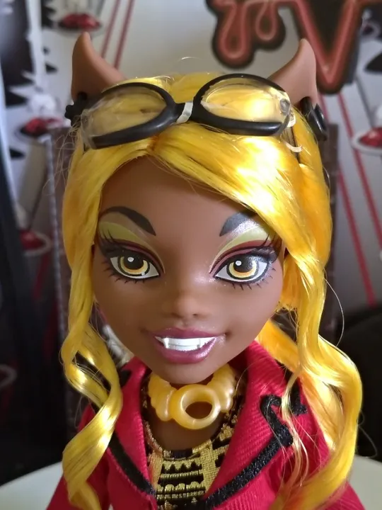 Monster High - Clawdia Wolf: Frights, Camera, Action/ Luz, Câmera, Ação 2013