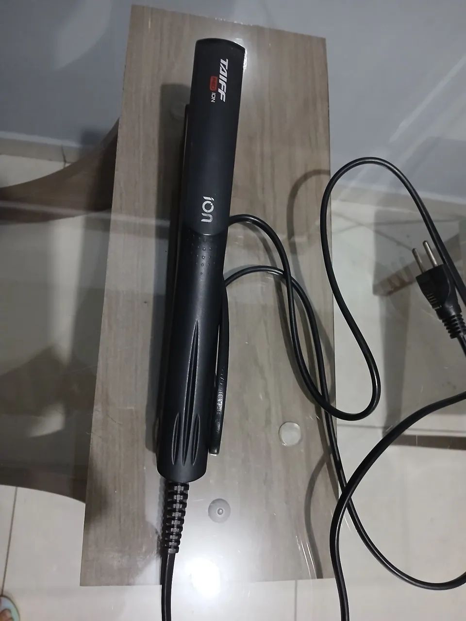 Prancha Taiff Red ION 100-230V 42-46W 50-60Hz