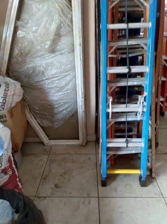 Clara boia usada semi nova