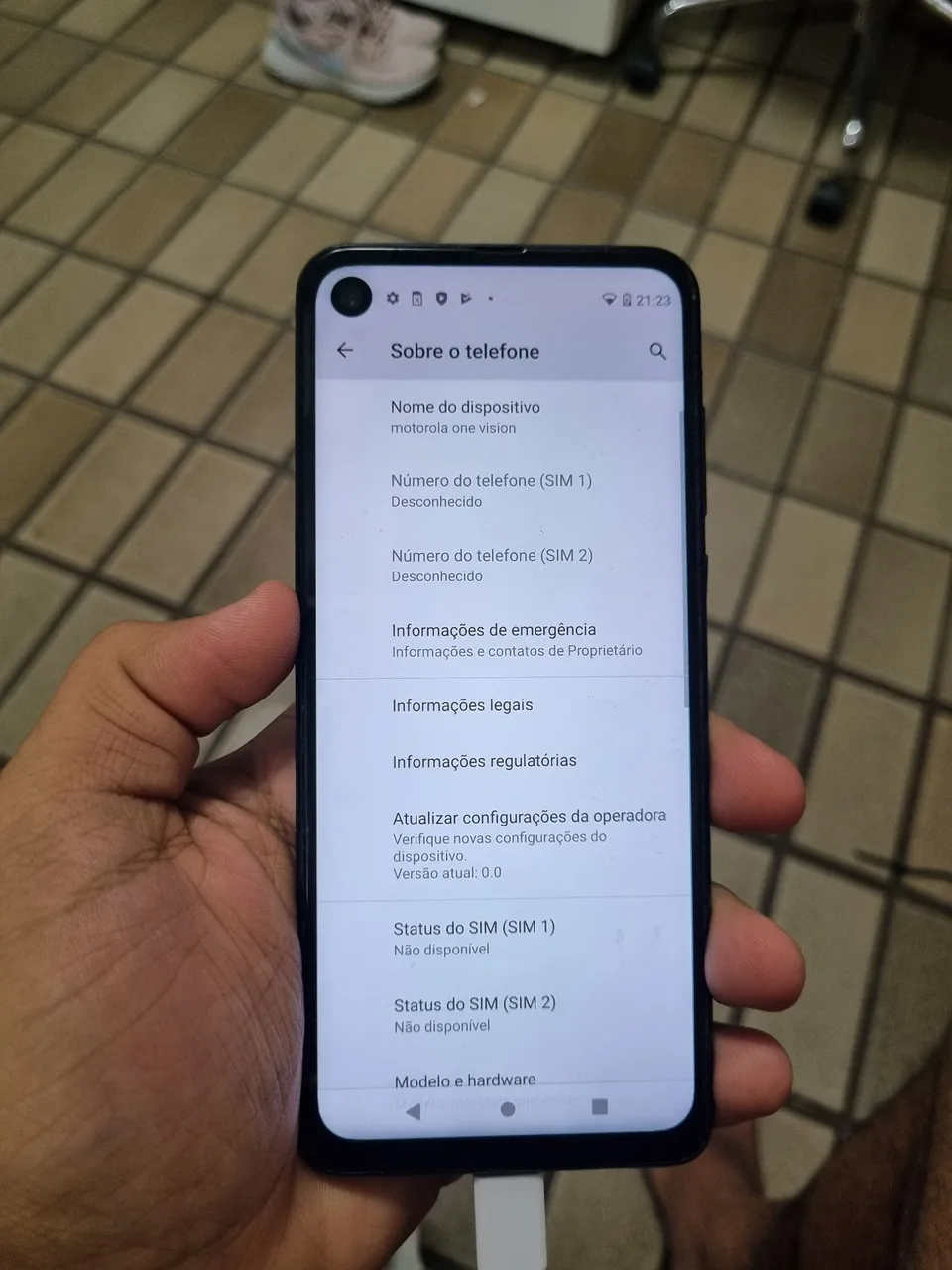Motorola one vison, na compra do cel ganha uma TV de 32 polegadas.
