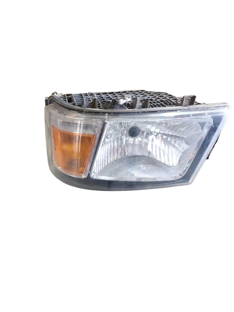 Farol Principal Le Com Detalhe Scania P280 2019 