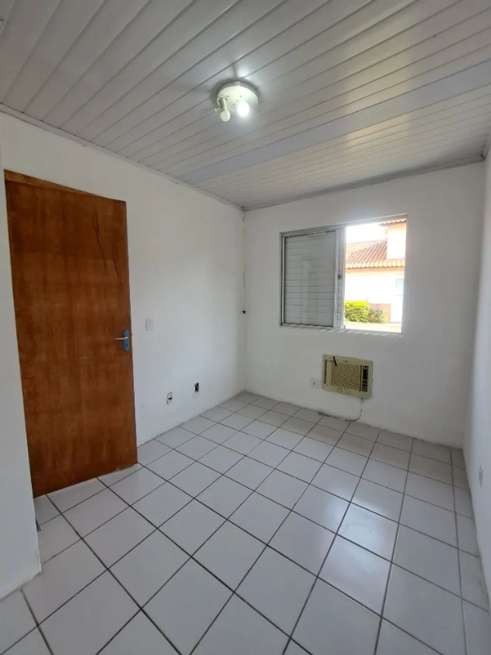 Sobrado 3 d c/box, condomínio fechado, piscina,salão de festas,próx ônibus, mercado,escola - Foto 3