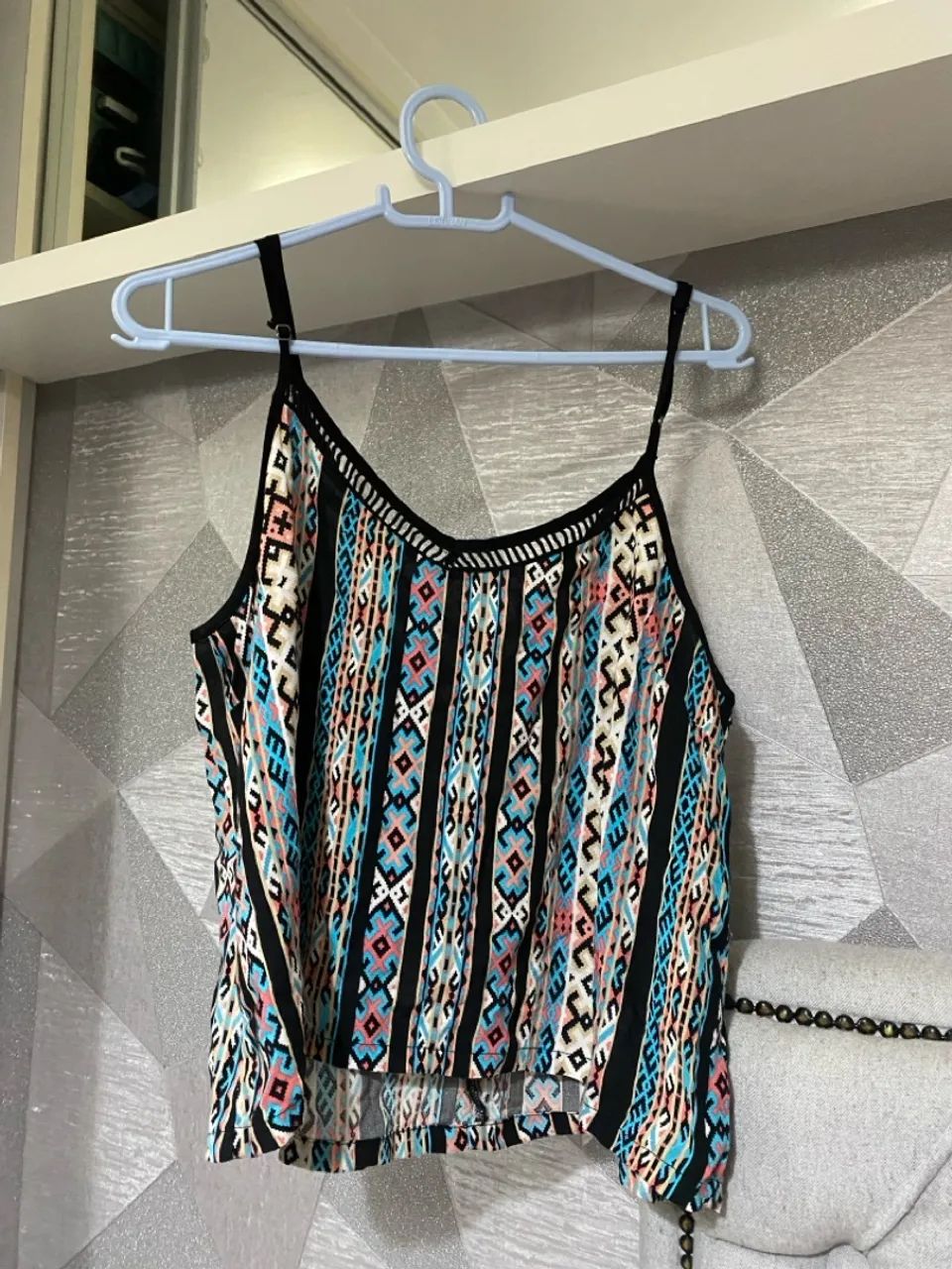 Lote com 5 blusas lindas - Foto 5