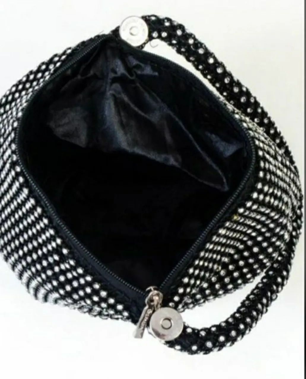 BOLSA DE MÃO, CRAVEJADA DE CRISTAIS, MARCA LUZ DA LUA. - Foto 3