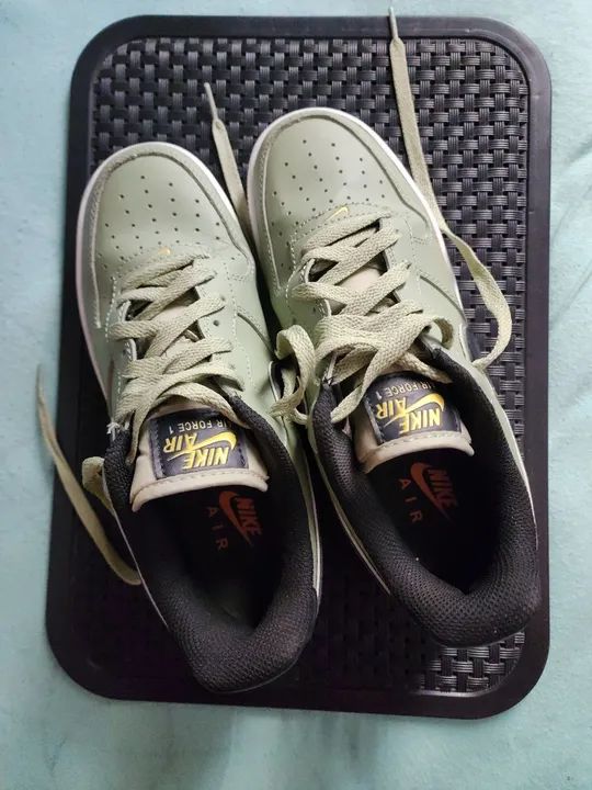 Tênis Nike Air Force 1 '07 LV8 Metallic Swoosh Pack - Oil Green - Foto 2