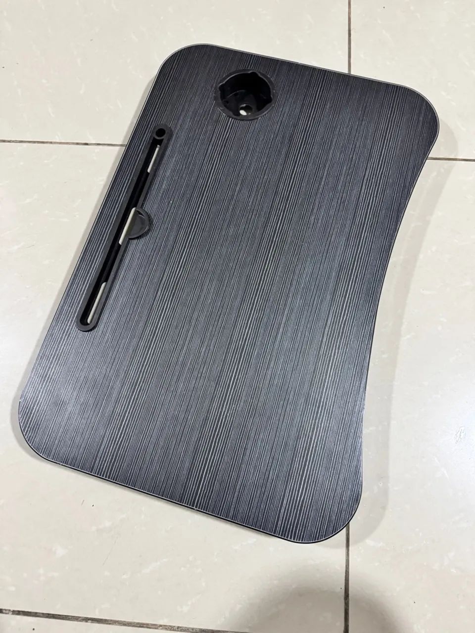 Mesa Dobrável para Notebook com Porta Copos e porta tablet nova sem embalagem  - Foto 3