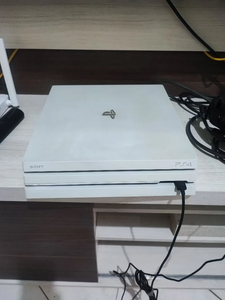 Playstation 4 PRO Branco, Momitor gamer, headset Senneiser
