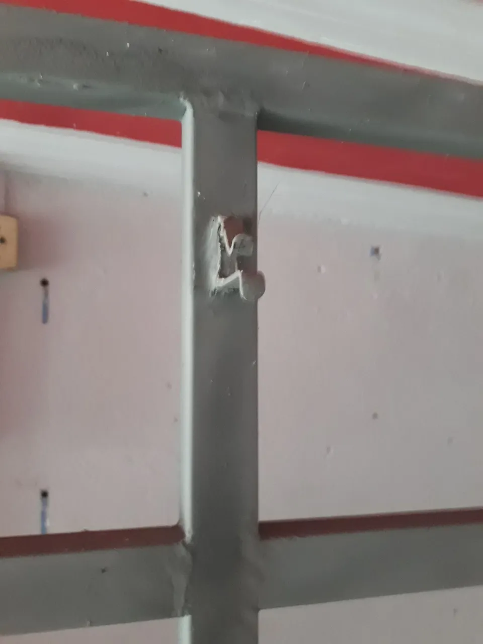 ESPÓSITO DE RODA DE FERRO OU ALUMÍNIO EM MACAIBA DE LOJA DE RODA OU BORRACHARIA