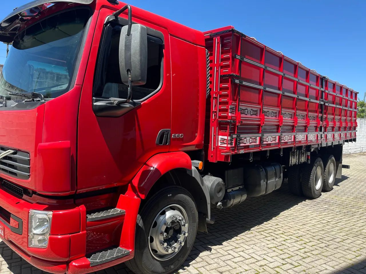 Volvo VM 260 ano 2010 único dono !!!!