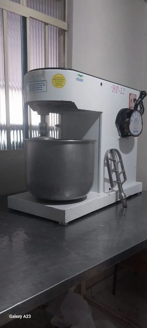 Batedeira Planetária Industrial BP-12 Ltr 127/220 Volts