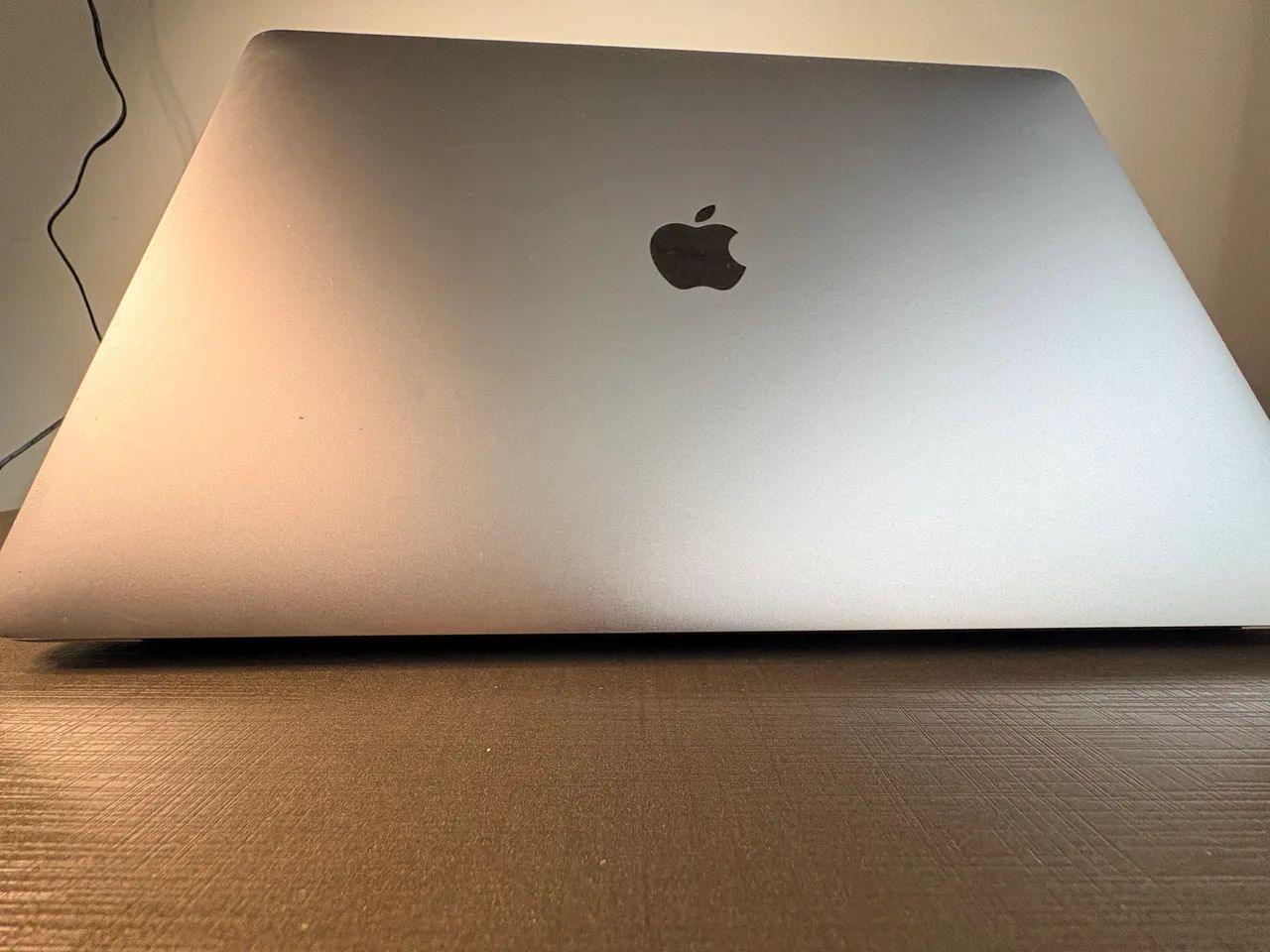 MacBook本体 MacBook Pro 2018 15  i9  16GB 512GB 560X MacBook Pro 2018 - Intel Core i5, 8GB, SSD 512GB, Tela 13.3