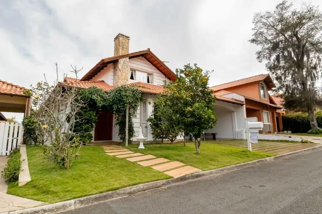 Casa com 4 dormitórios para alugar, 175 m² por R$ 7.200,00/mês - Santa Felicidade - Curiti