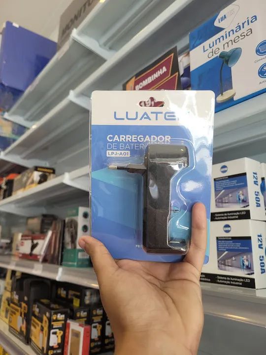 Carregador de Baterias LUATEK LPJ-A01 - Loja Mega Tudo