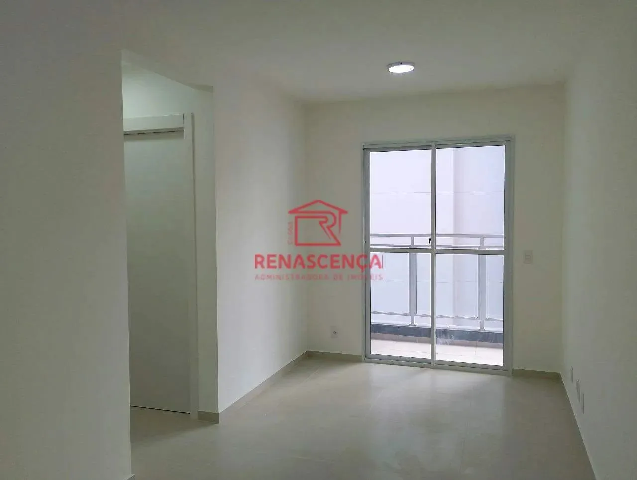 Primeira locação Apartamento com 2 Quartos e Varanda no Santo Cristo.
