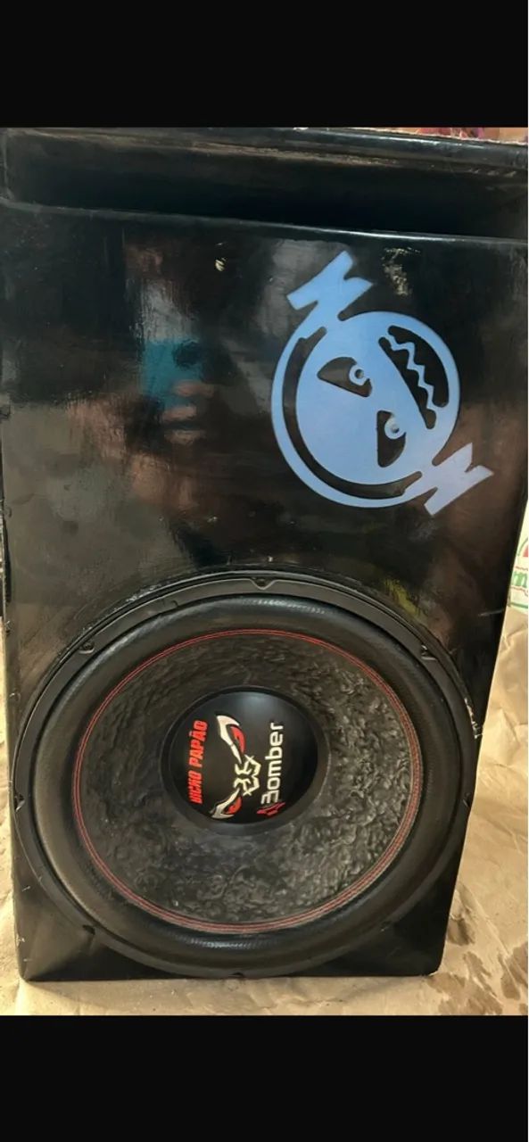 Caixa de Som Subwoofer Bomber bicho papão 2000 wrms