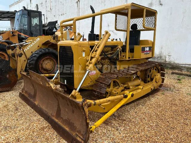 Trator de Esteira Caterpillar D4D 1984 - Revisado e Pronto para o Trabalho