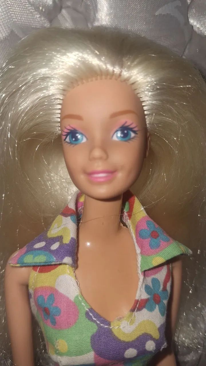 Boneca barbie buzios em perfeito estado de conservação 