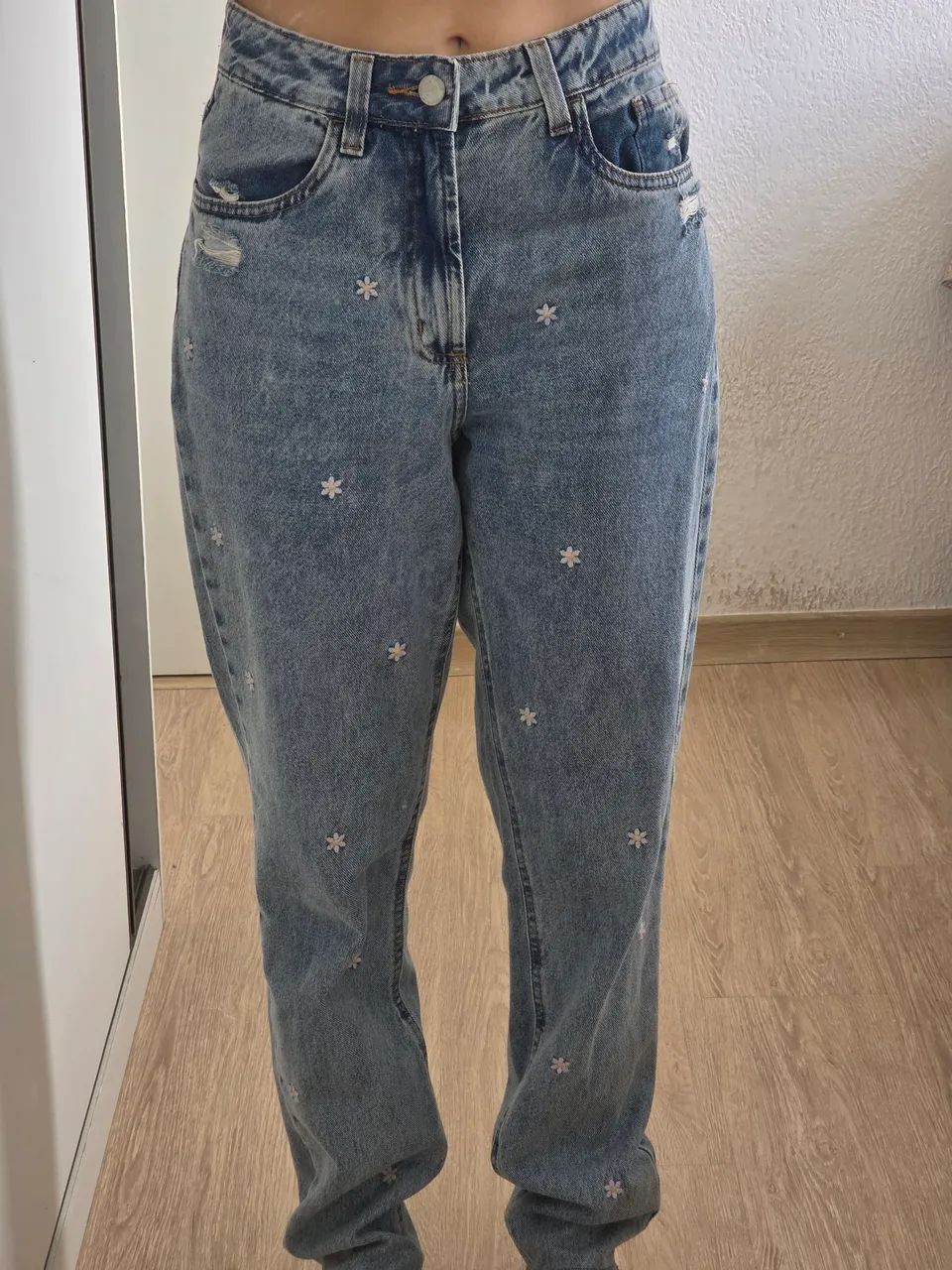 Calça Jeans com Estampa Floral - Foto 4