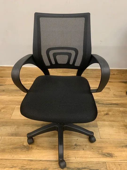Cadeira de escritório Santiago Preta - Usada (várias unidades disponíveis)