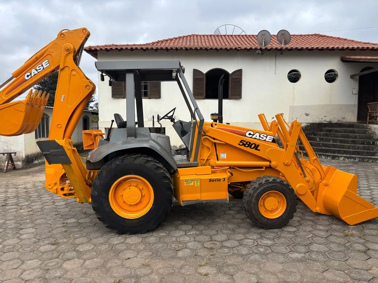 Retroescavadeira Case - 580L 4x4 - Foto 3