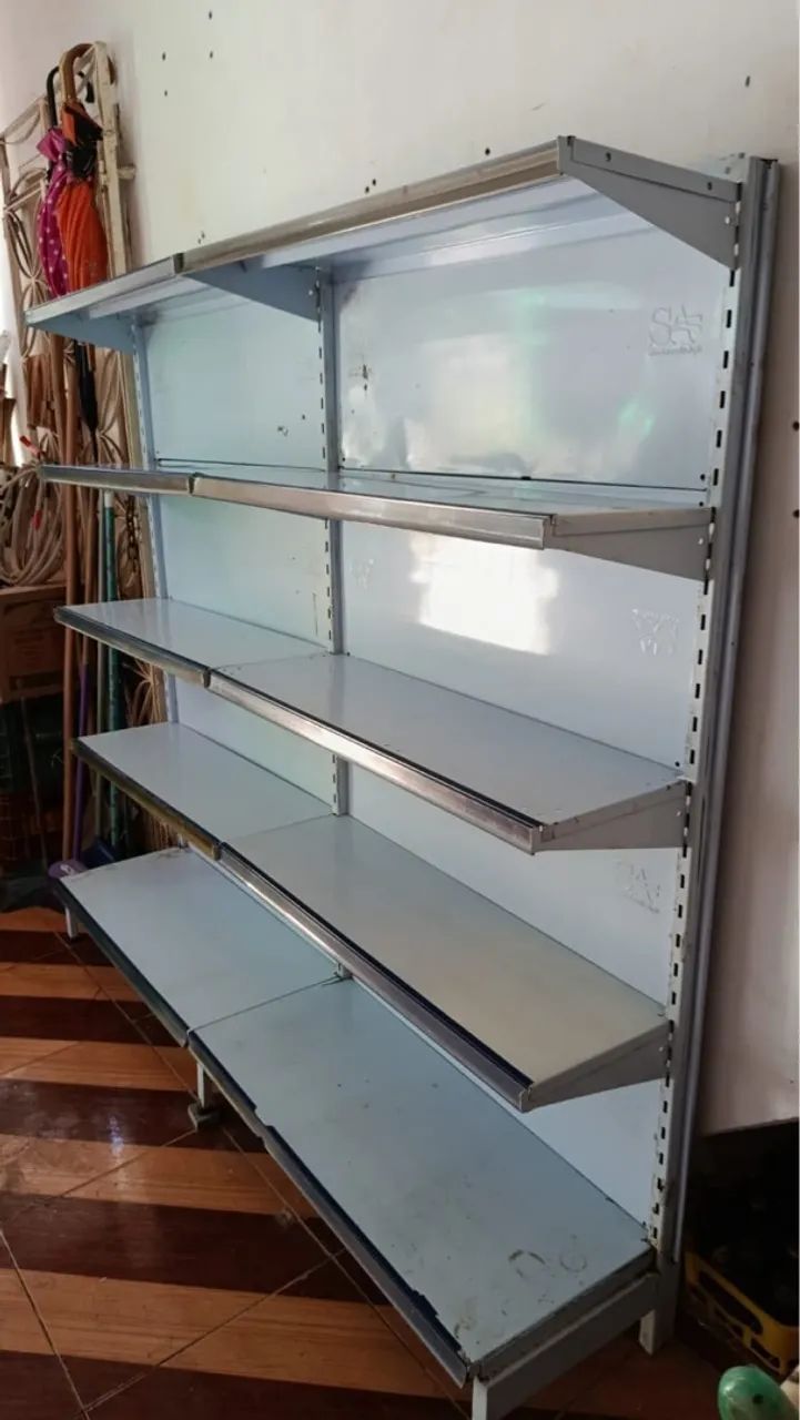 Gôndolas de ponta  - Foto 2