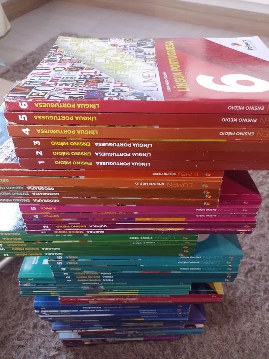Kit Completo de Livros Escolares - Ensino Médio