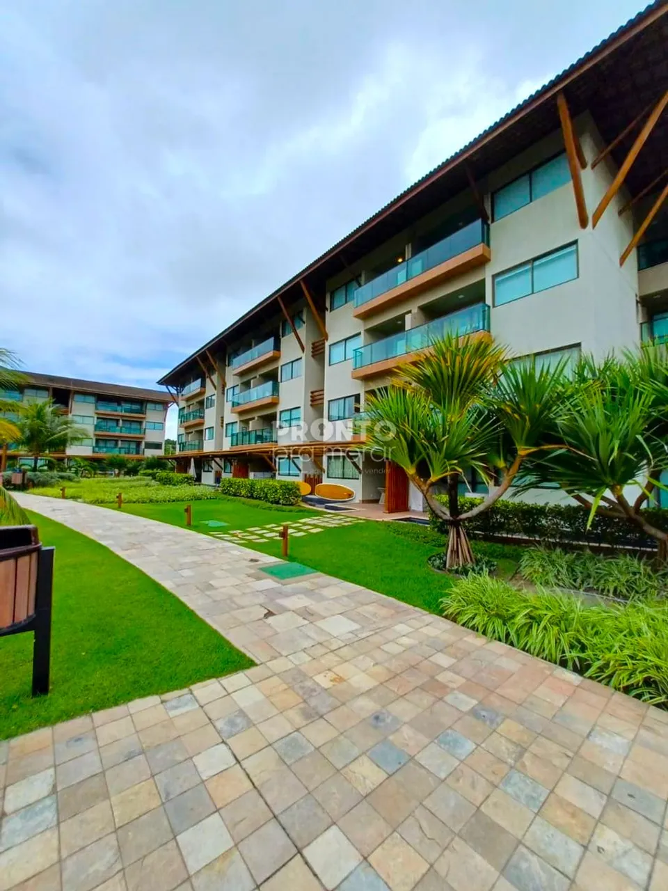 APARTAMENTO PREMIUM À VENDA NO POLINÉSIA RESIDENCE 2 QUARTOS FRENTE PISCINA MURO ALTO