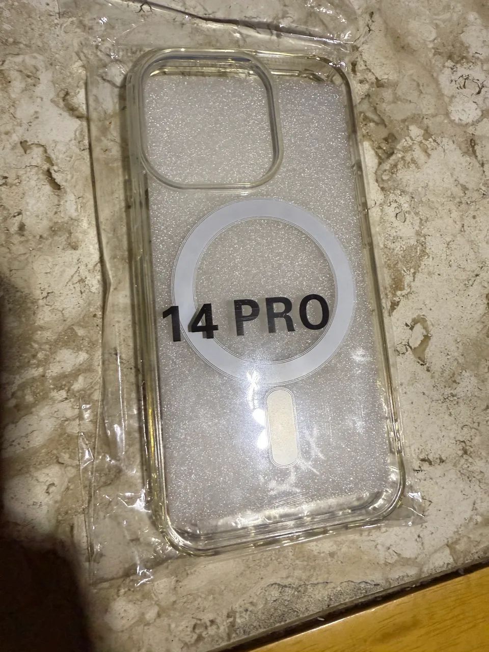Kit 3 capinhas iPhone 14 Pro - 2 seminovas 1 sem uso - Foto 4