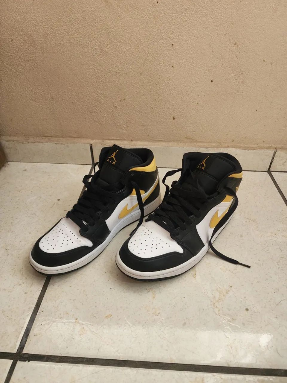 Tênis Nike Air Jordan 1 Mid - Tamanho 41 ORIGINAL