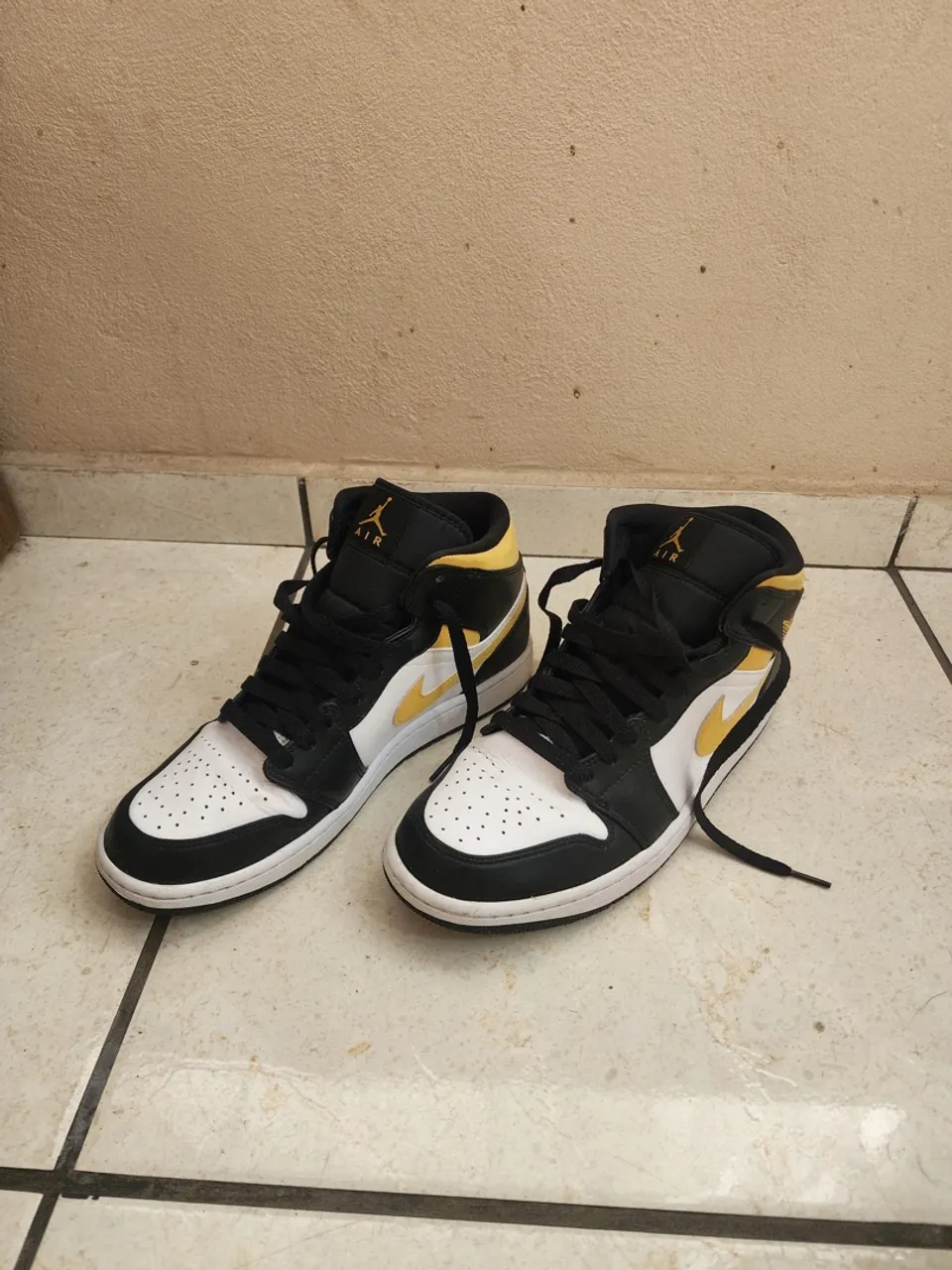 Tênis Nike Air Jordan 1 Mid - Tamanho 41 ORIGINAL