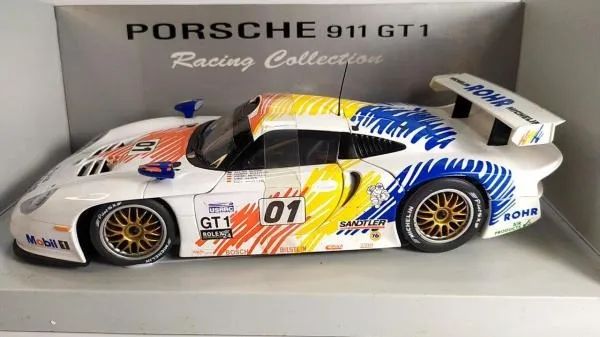 MINIATURA UT MODELS PORSCHE 911 GT 1 número 01 - RACING COLLECTION