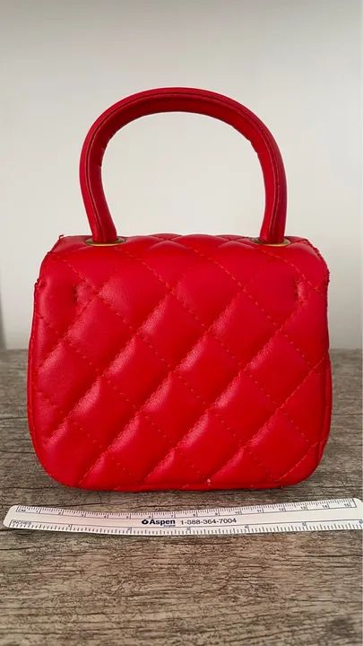Bolsa  matelassê vermelha  - Foto 3