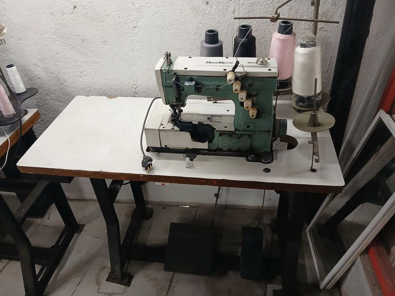 Máquina de costura galoneira 